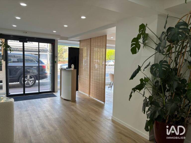 Location Boutique/Local commercial 64 m&sup2; — photo 1