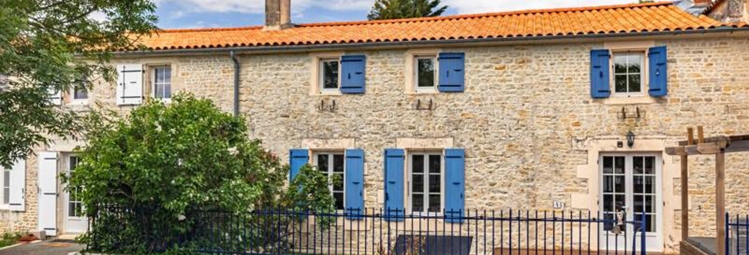 Maison 9 Pièces 245 m² à vendre à Moragne (17430)