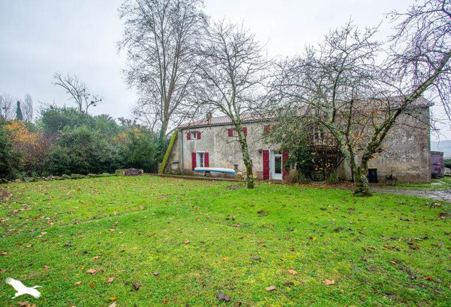 Maison en pierre de 8 pièces principales — photo 1