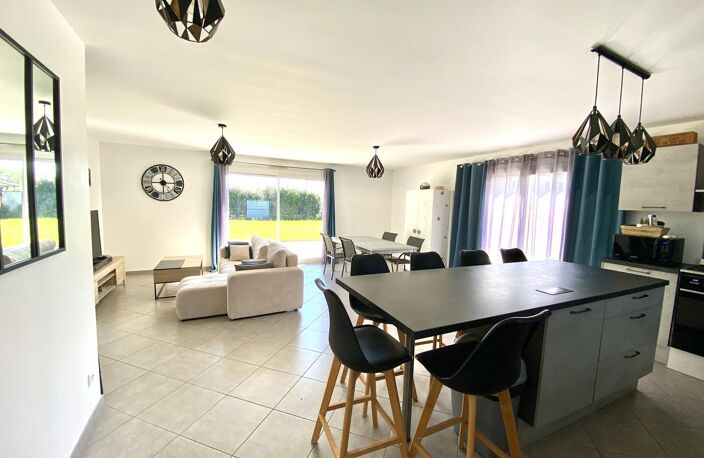 Vente maison 4 pièces 96 m² Fareins (01480) — photo 2