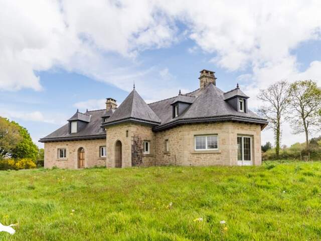 Maison en pierre de 3 pièces principales — photo du bien