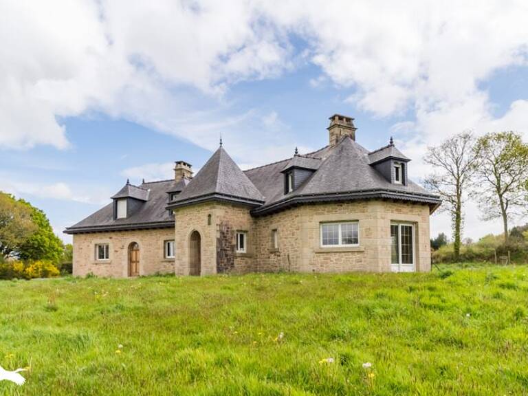 Maison en pierre de 3 pièces principales — photo 1