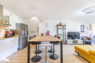 Appartement 3 pièces 329868 €