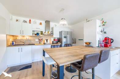 Appartement 3 pièces 329868 €