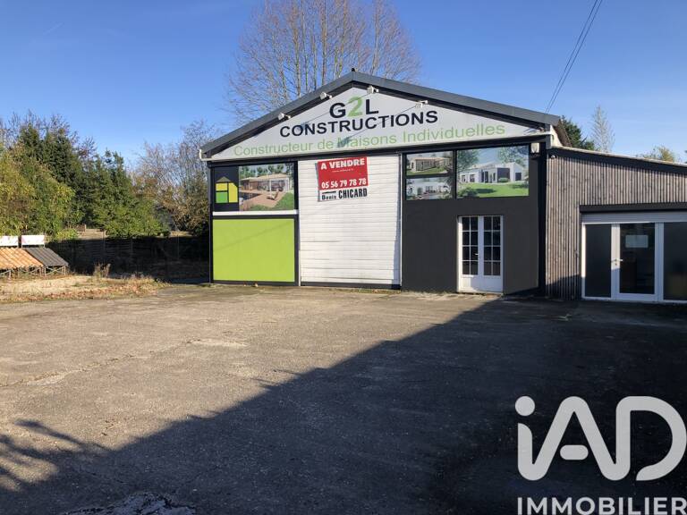 Vente Boutique/Local commercial 200 m&sup2; — photo 1