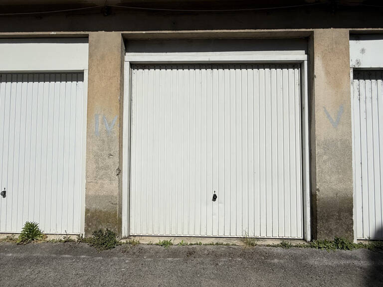GARAGE — photo 1
