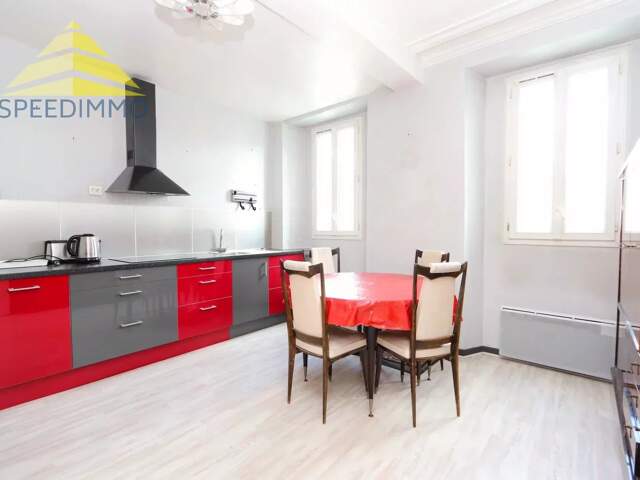 Appartement F2 en centre ville de Mandres-les-Roses — photo du bien