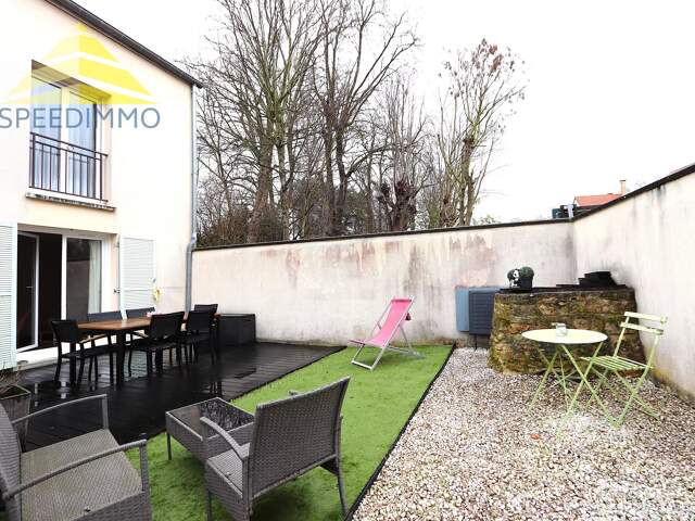 2 pièces avec terrasse et jardin privée — photo du bien