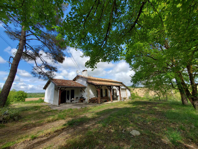 Propriété en campagne à vendre sur 3,26 ha avec dépendances. — photo du bien