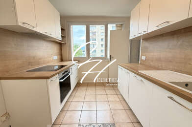 Appartement 4 pièces 890 €