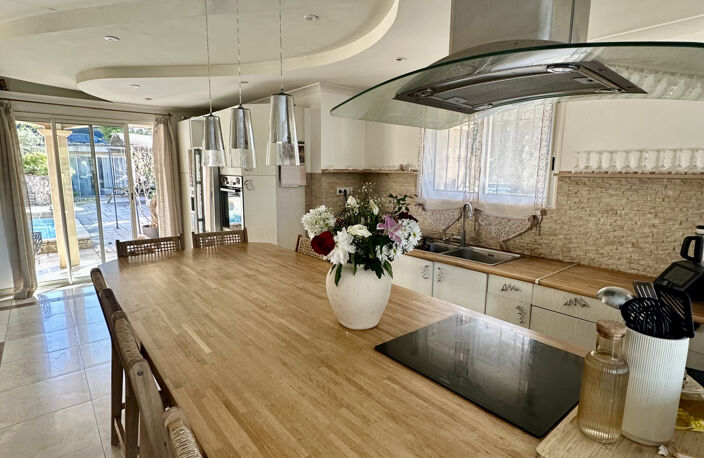 NIMES TERRES DE ROUVIERES Propriété 7 pièces de 295 m2 (mais — photo 5