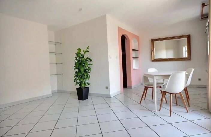 LOCATION T3 DOMENE + Parking privé — photo 2