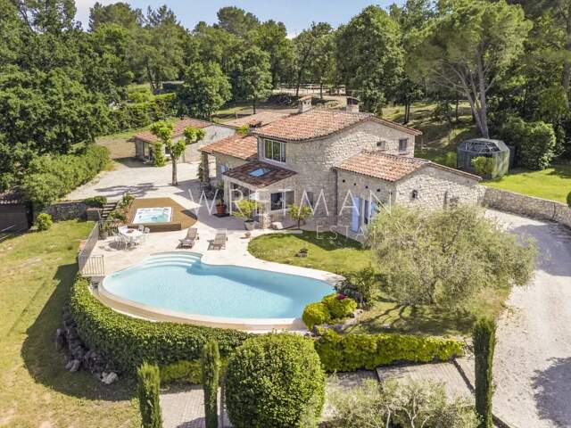 Magnifique propriété en pierre avec vue et des écuries - Fayence — photo du bien