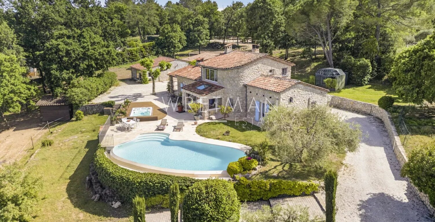Magnifique propriété en pierre avec vue et des écuries - Fayence — photo 1