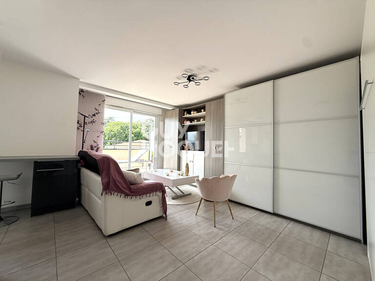 RARE :  Studio de 29m² avec terrasse, garage, place privative — photo 1