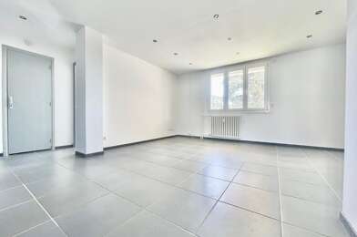 Appartement 3 pièces 760 €