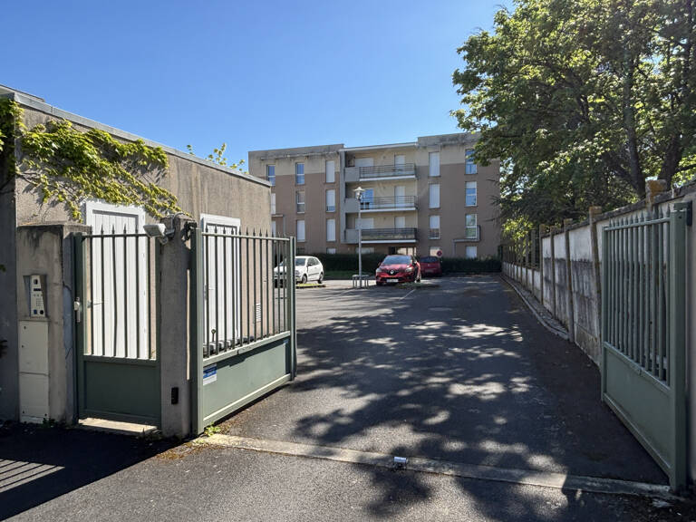 T3 70 m2 RDC avec jardin + terrasse + parking   Résidence ré — photo 1