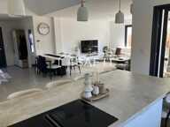 Maison contemporaine sur Loire Authion, exposition SE, avec piscine. — photo 3