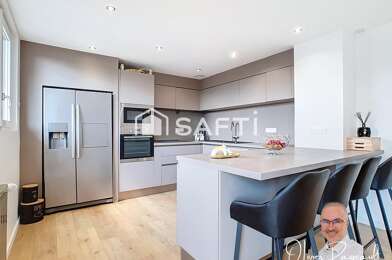 Appartement 4 pièces 220000 €