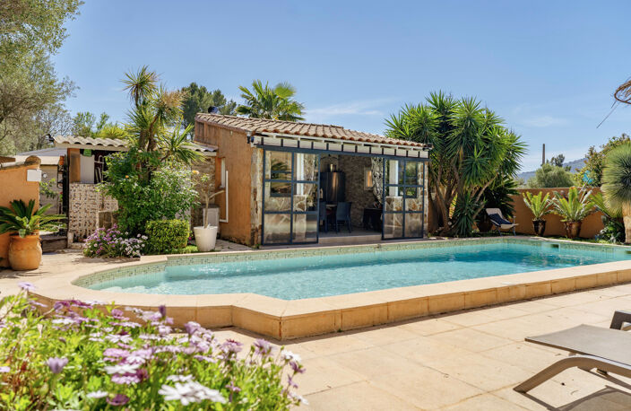 CARQUEIRANNE - PROPRIETE DE CHARME - PISCINE - PARCELLE 5200 — photo 2