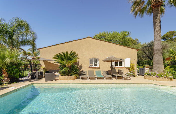 CARQUEIRANNE - PROPRIETE DE CHARME - PISCINE - PARCELLE 5200 — photo 5