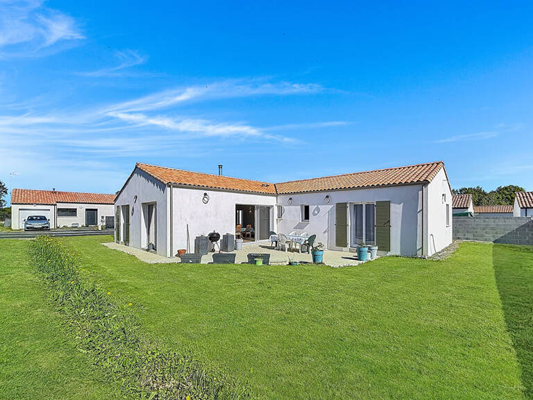 Maison traditionnelle RT2012 - 124,80m² - 4 chambres - Garage — photo 1