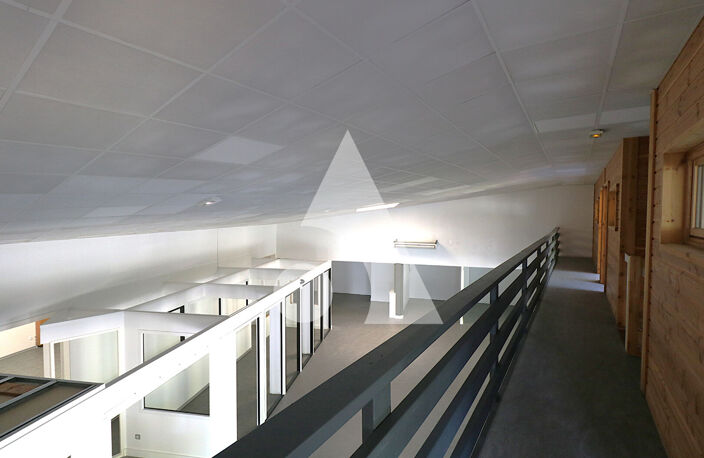 Bâtiment commercial à Juillan 434.33 m² — photo 3