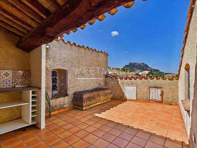 Maison de caractère aux volumes rares avec terrasse - Roquebrune — photo du bien