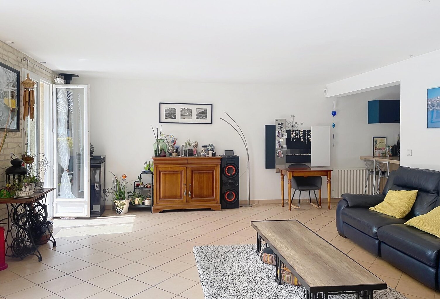 4 chambres / Pièce de vie de près de 50 m2 / sous-sol total ! — photo 1