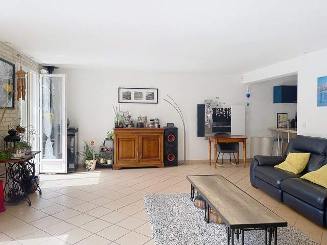 4 chambres / Pièce de vie de près de 50 m2 / sous-sol total ! — photo du bien