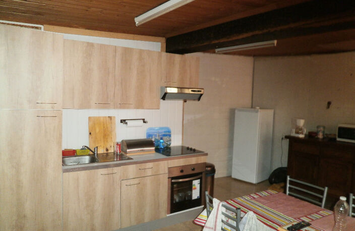 MURS LIBRE BOUTIQUE+ APPT 3 PIECES + GRANDE  CAVE — photo 5