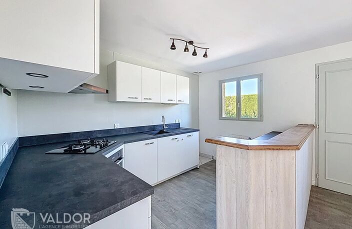 Vente maison 6 pièces 156 m² Montmerle-sur-Saône (01090) — photo 2