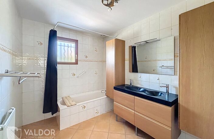 Vente maison 6 pièces 156 m² Montmerle-sur-Saône (01090) — photo 4