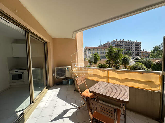 2 pièces avec terrasse plein sud au calme, à deux pas du centre de Cagnes-sur-Mer — photo du bien