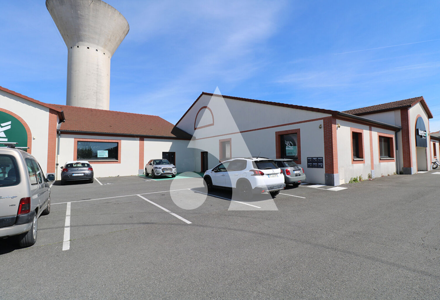 Local d'activité Tarbes 500 m² environ — photo 1