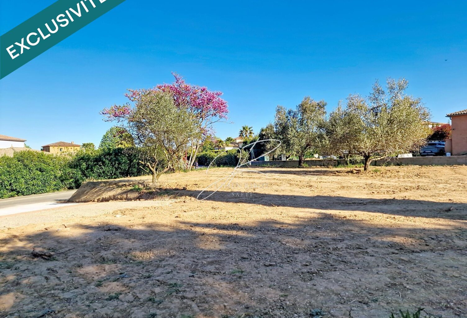 Terrain constructible viabilisé 578 m² — photo 1