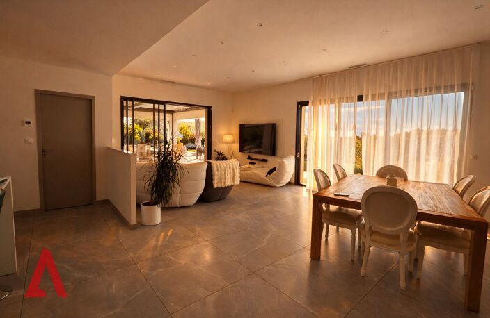 Villa contemporaine d'architecte à vendre à Magalas  220 m² habitables  piscine, spa, cuisine d'été, terrain 1570 m² — photo 2