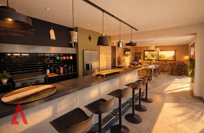 Villa contemporaine d'architecte à vendre à Magalas  220 m² habitables  piscine, spa, cuisine d'été, terrain 1570 m² — photo 4