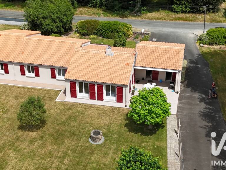 Vente Maison/villa 8 pièces — photo 1
