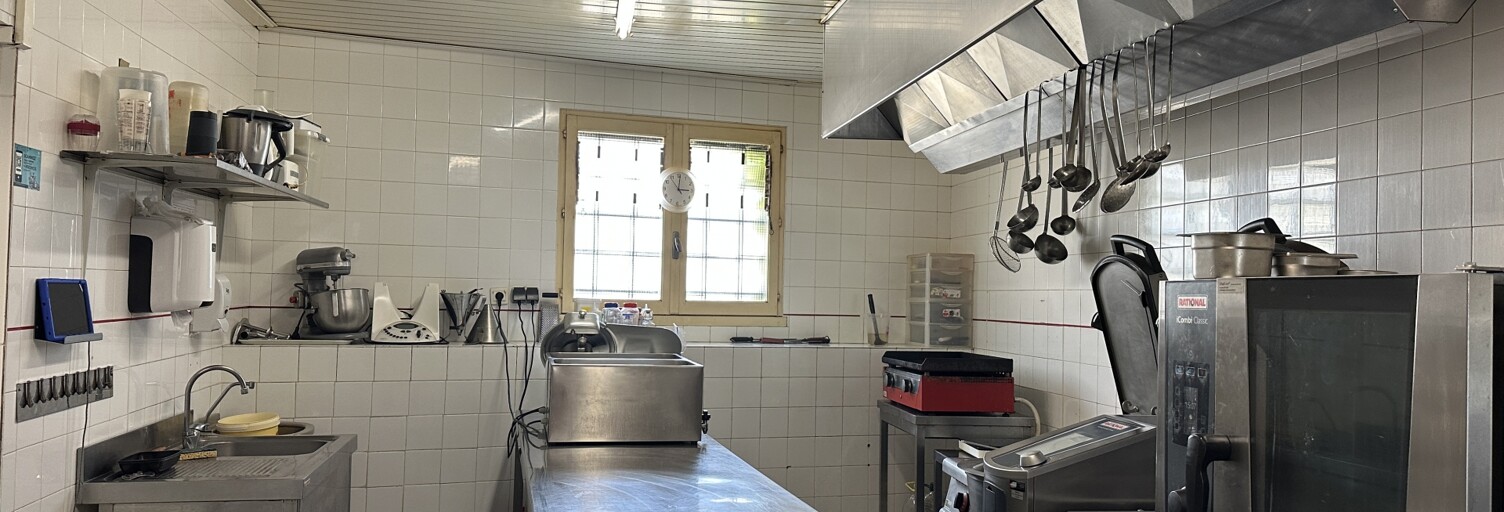 Commerce  200 m² à vendre à Saint-Martin-des-Noyers (85140)