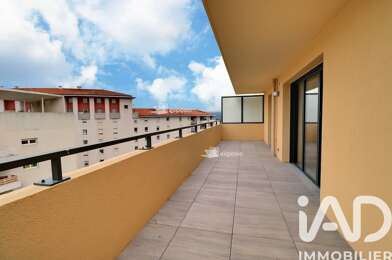 Appartement 4 pièces 2430 €