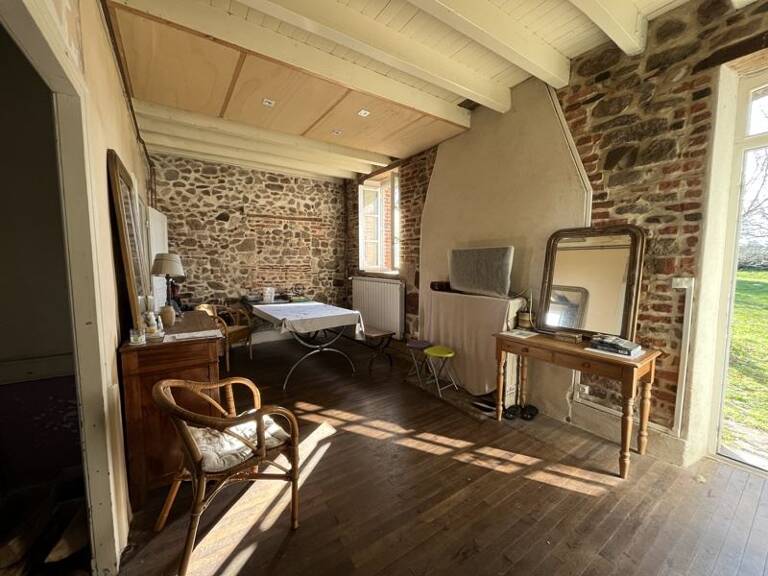 Maison en pierre de 4 pièces principales — photo 1