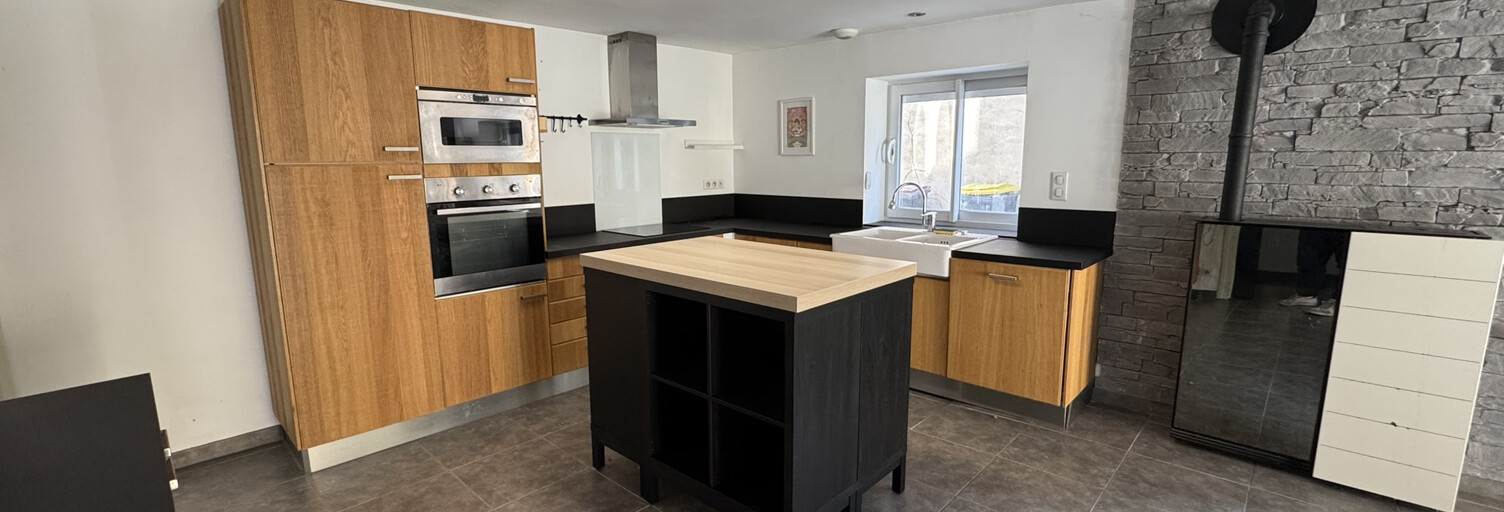 Maison 8 Pièces 279 m² à vendre à Le Coteau (42120)