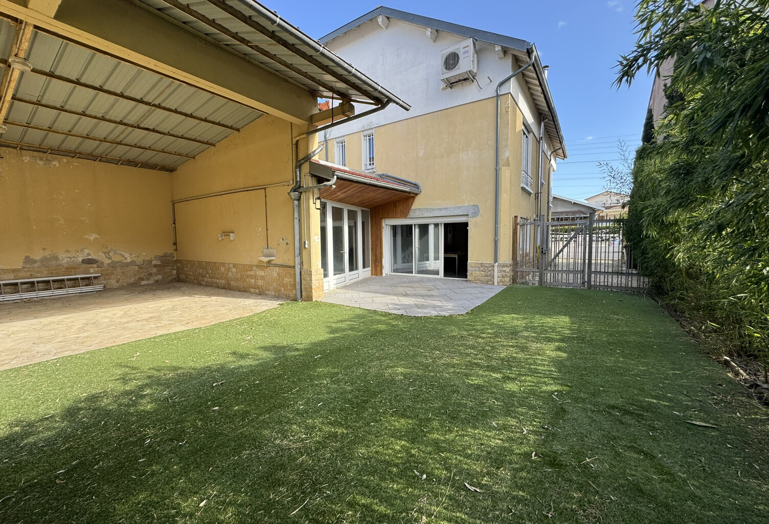 Spacieuse maison familiale 5 chambres avec terrasse   Proche — photo 1