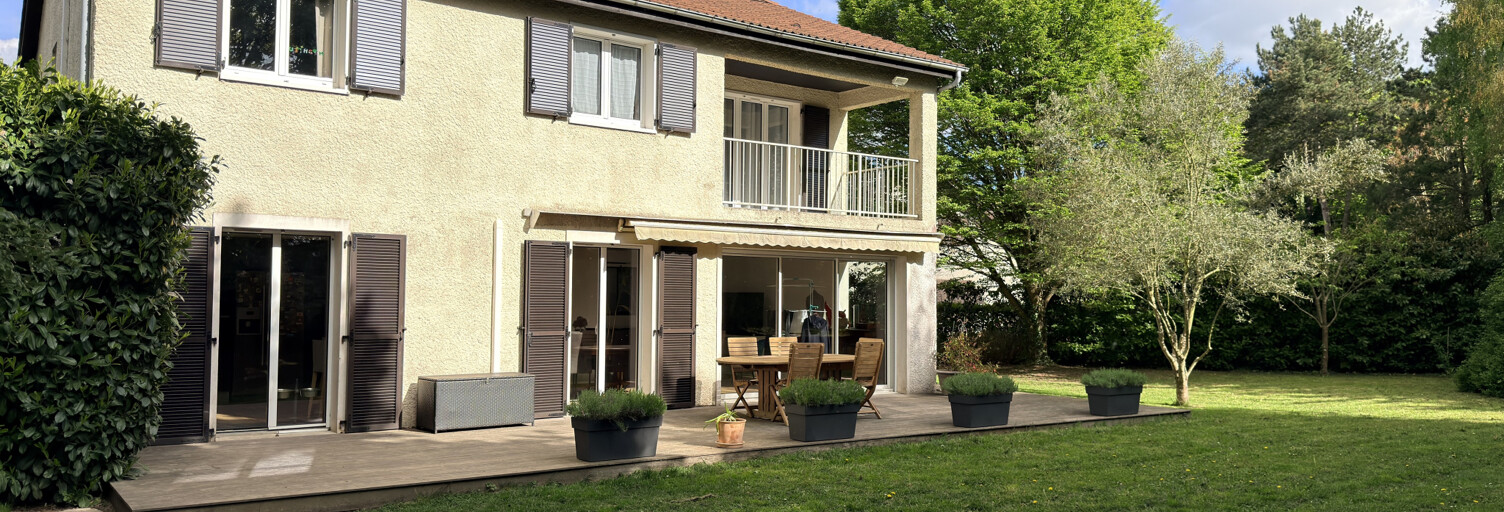 Maison 7 Pièces 166 m² à vendre à Buc (78530)