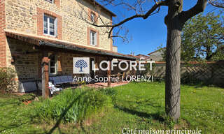 Maison 10 Pièces 237 m² à vendre à Saint-Marcellin-en-Forez (42680)