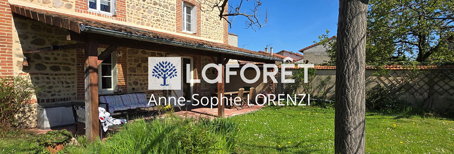 Maison 10 Pièces 237 m² à vendre à Saint-Marcellin-en-Forez (42680)