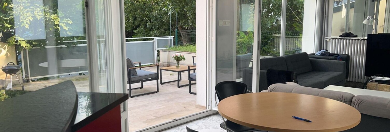 Immeuble  229 m² à vendre à Saint-Étienne (42100)