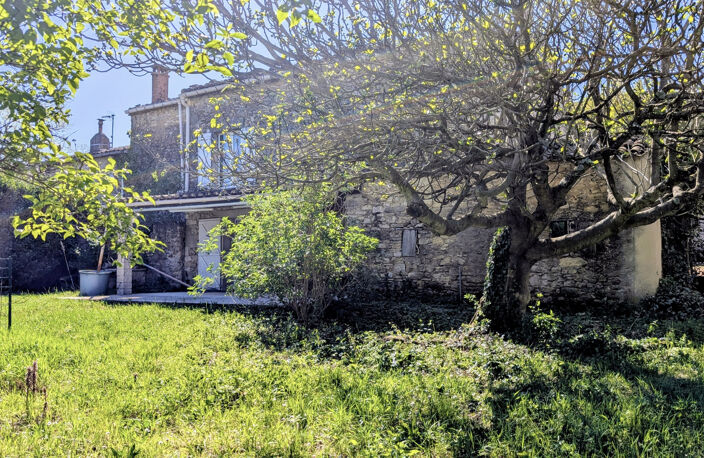 Mas de caractère à réinventer. Charme et fort potentiel à 12 minutes d'Uzès. — photo 4