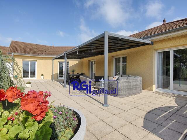 Villa de 190m² de plain-pied, en secteur campagne, au calme abso — photo du bien